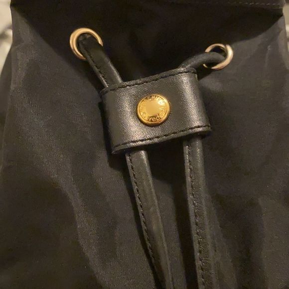 ✨RARE FIND✨ AUTHENTIC vintage Moschino buket bag - Picture 9 of 10